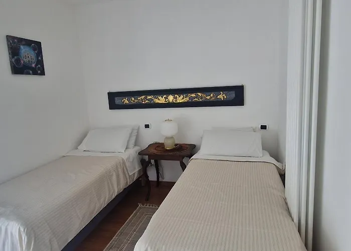 Stanza In Con Giardino Δωμάτια σε οικογενειακή κατοικία Μιλάνο